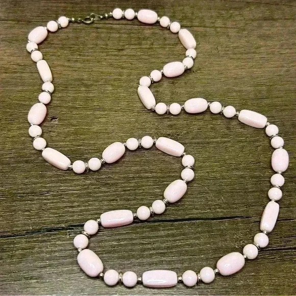 Vintage Pink Milk Glass and Silver Tone Beads Necklace - Picture 4 of 4